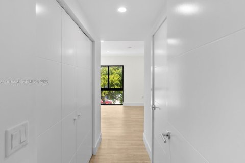 Townhouse in Miami Beach, Florida 3 bedrooms, 148.64 sq.m. № 2041892 - photo 22