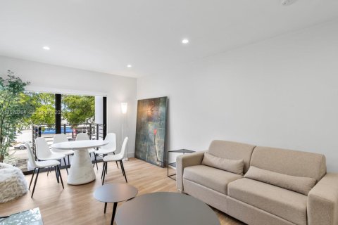 Townhouse in Miami Beach, Florida 3 bedrooms, 148.64 sq.m. № 2041892 - photo 17