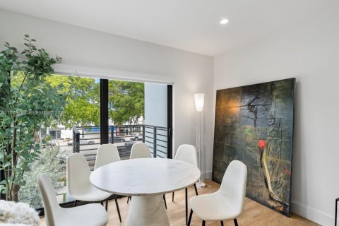 Townhouse in Miami Beach, Florida 3 bedrooms, 148.64 sq.m. № 2041892 - photo 19