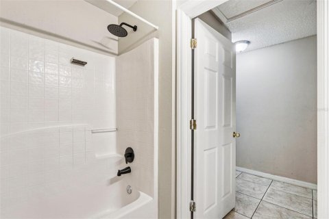 House in Poinciana, Florida 4 bedrooms, 166.02 sq.m. № 2206356 - photo 24