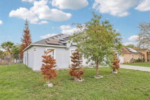 House in Poinciana, Florida 4 bedrooms, 166.02 sq.m. № 2206356 - photo 5