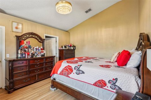 House in Poinciana, Florida 4 bedrooms, 166.02 sq.m. № 2206356 - photo 16