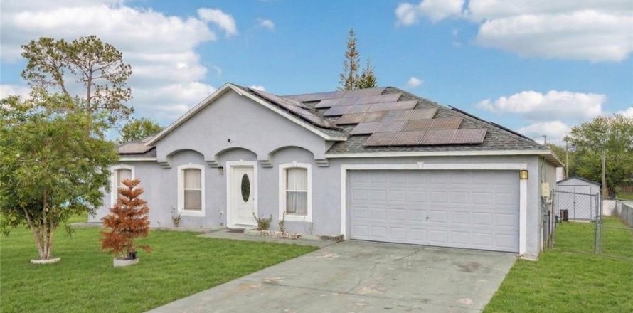 House in Poinciana, Florida 4 bedrooms, 166.02 sq.m. № 2206356