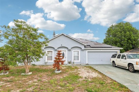 House in Poinciana, Florida 4 bedrooms, 166.02 sq.m. № 2206356 - photo 4