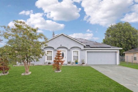 House in Poinciana, Florida 4 bedrooms, 166.02 sq.m. № 2206356 - photo 3