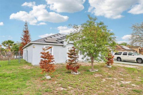 House in Poinciana, Florida 4 bedrooms, 166.02 sq.m. № 2206356 - photo 6