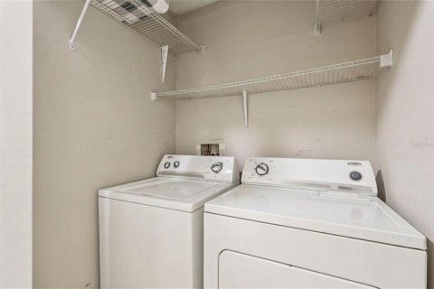 House in Poinciana, Florida 4 bedrooms, 166.02 sq.m. № 2206356 - photo 25