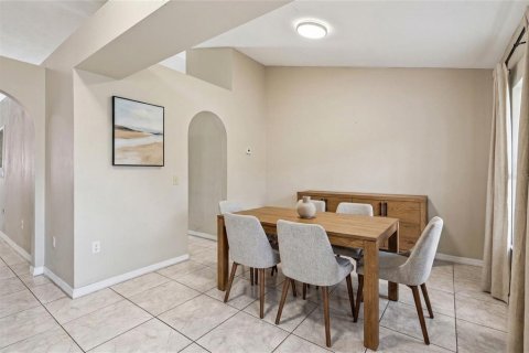 House in Poinciana, Florida 4 bedrooms, 166.02 sq.m. № 2206356 - photo 7