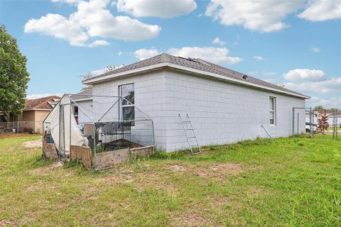 House in Poinciana, Florida 4 bedrooms, 166.02 sq.m. № 2206356 - photo 27