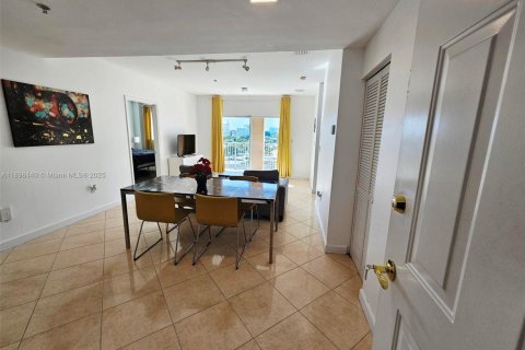 Condo in Miami, Florida, 2 bedrooms  № 2081596 - photo 6