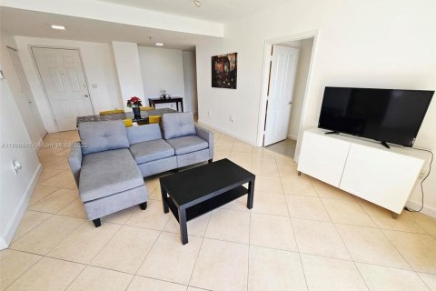 Condo in Miami, Florida, 2 bedrooms  № 2081596 - photo 8