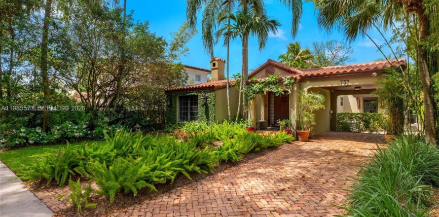 Casa en Coral Gables, Florida 4 dormitorios, 205.22 m2 № 2067063