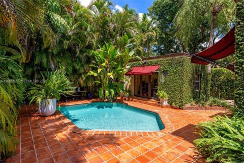 Casa en venta en Coral Gables, Florida, 4 dormitorios, 205.22 m2 № 2067063 - foto 30