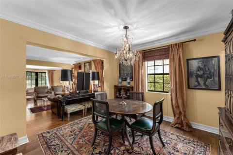 Casa en venta en Coral Gables, Florida, 4 dormitorios, 205.22 m2 № 2067063 - foto 10