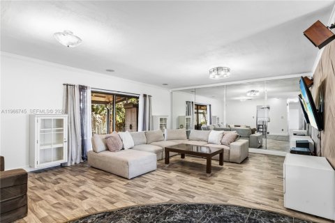 Купить виллу или дом в Майами, Флорида 3 спальни, 174.1м2, № 2030474 - фото 4