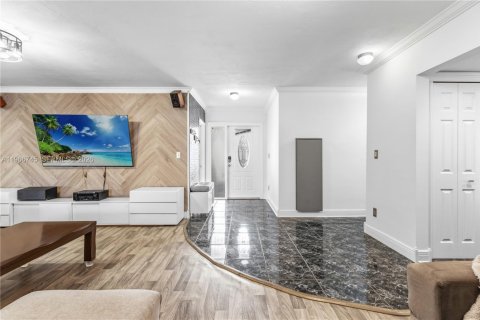 Купить виллу или дом в Майами, Флорида 3 спальни, 174.1м2, № 2030474 - фото 13