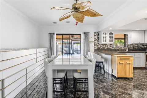 Купить виллу или дом в Майами, Флорида 3 спальни, 174.1м2, № 2030474 - фото 11