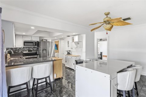 Купить виллу или дом в Майами, Флорида 3 спальни, 174.1м2, № 2030474 - фото 10