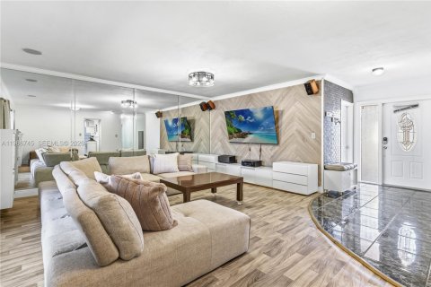 Купить виллу или дом в Майами, Флорида 3 спальни, 174.1м2, № 2030474 - фото 15