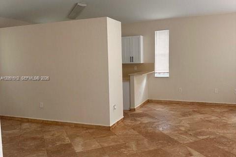 Снять в аренду виллу или дом в Катлер-Бей, Флорида 3 спальни, 159.33м2, № 2193556 - фото 5