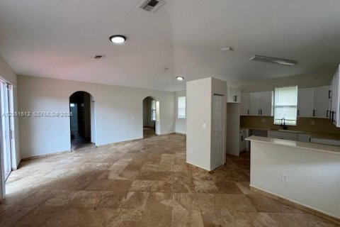 Снять в аренду виллу или дом в Катлер-Бей, Флорида 3 спальни, 159.33м2, № 2193556 - фото 4