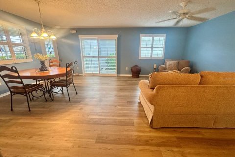 Casa en venta en The Villages, Florida, 2 dormitorios, 107.4 m2 № 1807936 - foto 3