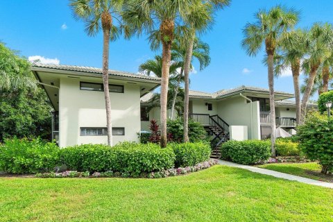 Condo in Boynton Beach, Florida, 2 bedrooms  № 884517 - photo 1