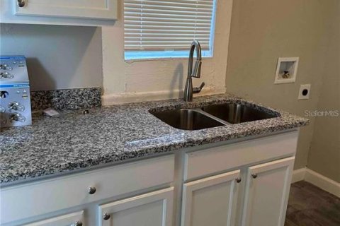Immobilier commercial à vendre à Sanford, Floride: 6 chambres, 199.55 m2 № 2348394 - photo 6