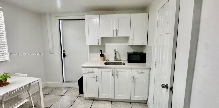 Studio à Miami, Floride № 1872015