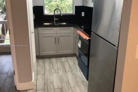 Copropriété à louer à Hallandale Beach, Floride: 1 chambre, 71.07 m2 № 1930640 - photo 5