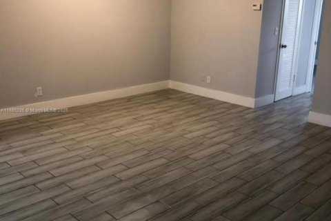 Copropriété à louer à Hallandale Beach, Floride: 1 chambre, 71.07 m2 № 1930640 - photo 6