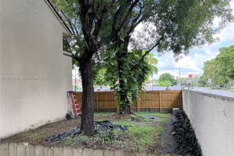 Touwnhouse à louer à Hialeah, Floride: 3 chambres, 139.35 m2 № 1982202 - photo 5