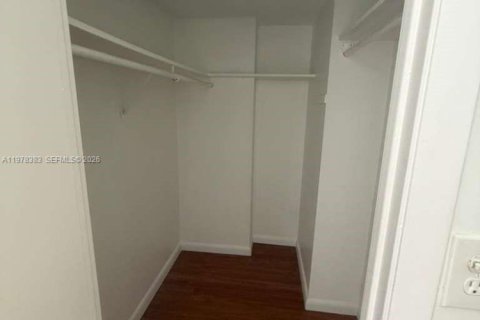 Condo in Aventura, Florida, 1 bedroom  № 2042163 - photo 6