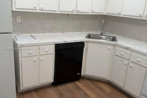 Condo in Aventura, Florida, 1 bedroom  № 2042163 - photo 8