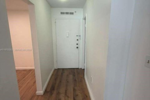 Condo in Aventura, Florida, 1 bedroom  № 2042163