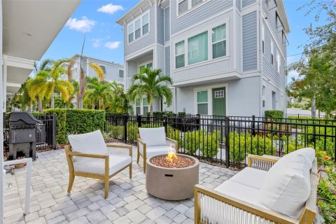 Touwnhouse à vendre à Tampa, Floride: 3 chambres, 179.86 m2 № 2415319 - photo 30