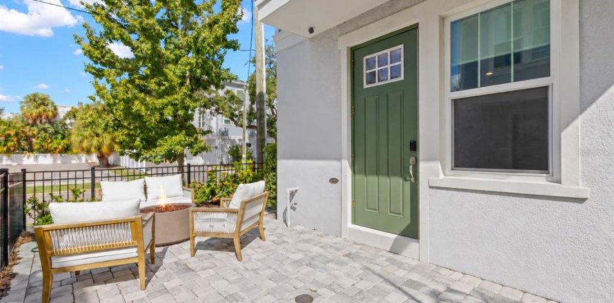 Touwnhouse à Tampa, Floride 3 chambres, 179.86 m2 № 2415319