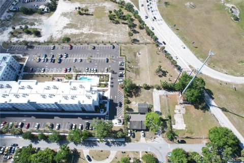 Commercial property in Tampa, Florida 93.27 sq.m. № 1625801 - photo 6