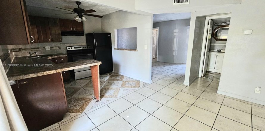 Touwnhouse à Sunrise, Floride 4 chambres, 118.54 m2 № 1685657