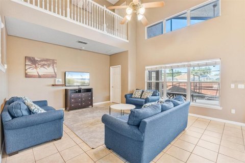 Casa en venta en Kissimmee, Florida, 7 dormitorios, 267.93 m2 № 2239392 - foto 6