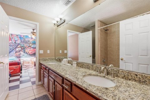 Casa en venta en Kissimmee, Florida, 7 dormitorios, 267.93 m2 № 2239392 - foto 13