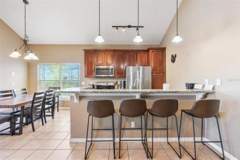 Casa en venta en Kissimmee, Florida, 7 dormitorios, 267.93 m2 № 2239392 - foto 7