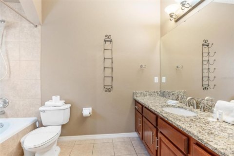 Casa en venta en Kissimmee, Florida, 7 dormitorios, 267.93 m2 № 2239392 - foto 24