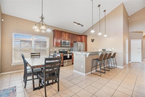 Casa en venta en Kissimmee, Florida, 7 dormitorios, 267.93 m2 № 2239392 - foto 9