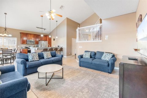 Casa en venta en Kissimmee, Florida, 7 dormitorios, 267.93 m2 № 2239392 - foto 4