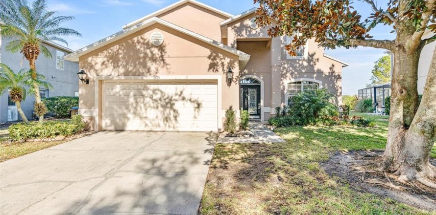 Casa en Kissimmee, Florida 7 dormitorios, 267.93 m2 № 2239392