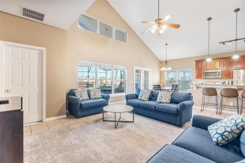 Casa en venta en Kissimmee, Florida, 7 dormitorios, 267.93 m2 № 2239392 - foto 5