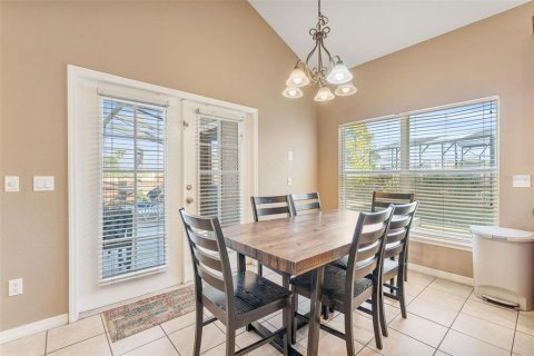 Casa en venta en Kissimmee, Florida, 7 dormitorios, 267.93 m2 № 2239392 - foto 10