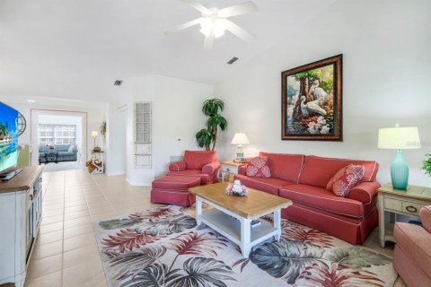 Condo in Fort Myers, Florida, 2 bedrooms № 2214714 - photo 12