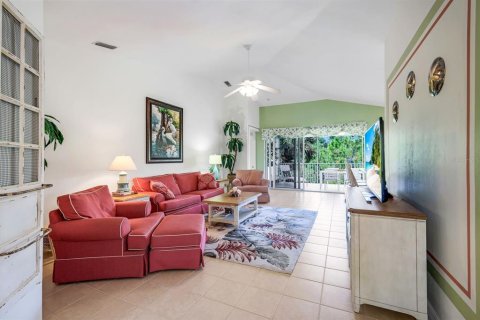 Condo in Fort Myers, Florida, 2 bedrooms № 2214714 - photo 11